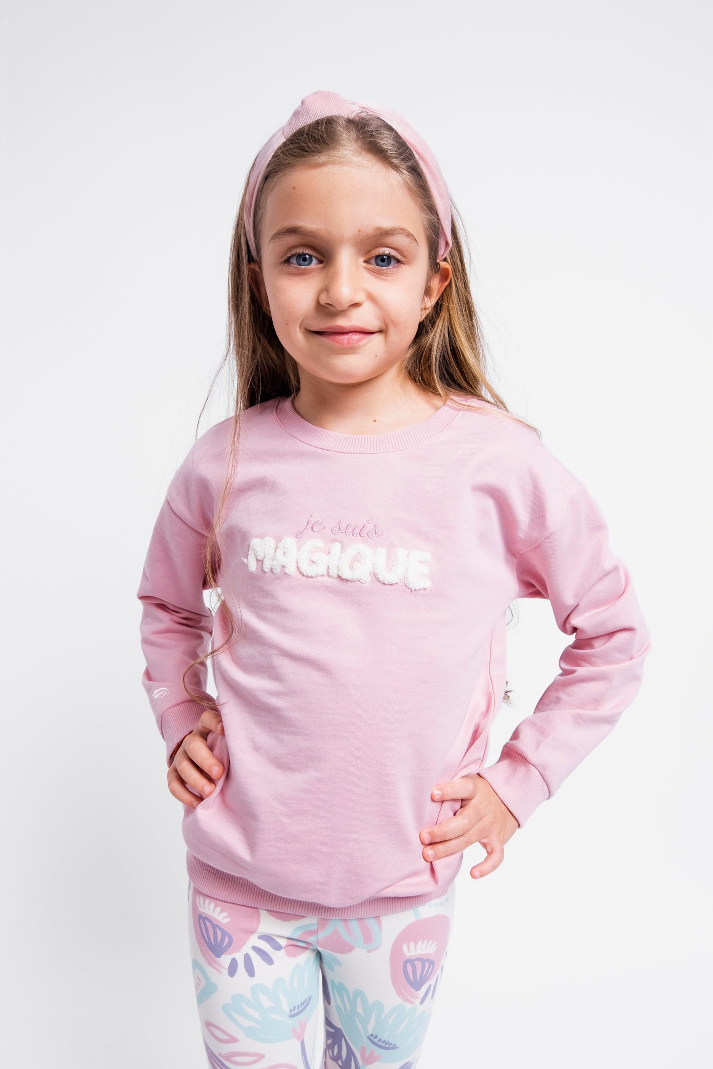 Solid Sweatshirt with (Magique) Chenille emboidery - Pink